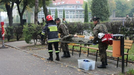 Braniewo: Ćwiczenia strażaków w koszarach