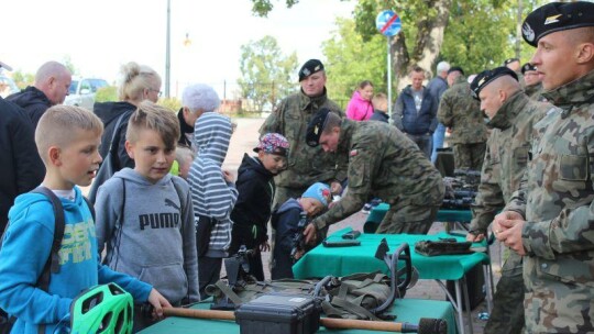 Braniewo: Mieszkańcy poświętowali z wojskiem