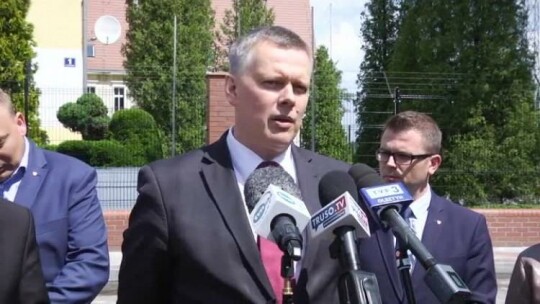 Były minister MON o przenoszeniu dowództwa 16 PDZ