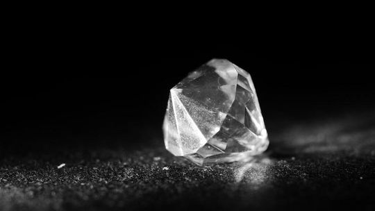 Czy wielkość diamentu zawsze decyduje o jego wartości?