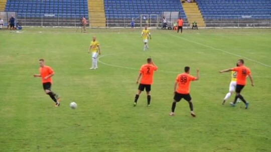 Derby na remis