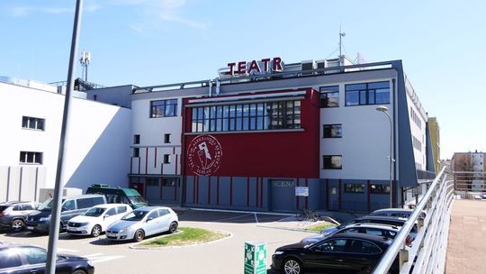 Do teatru wejdziemy wkrótce innym wejściem