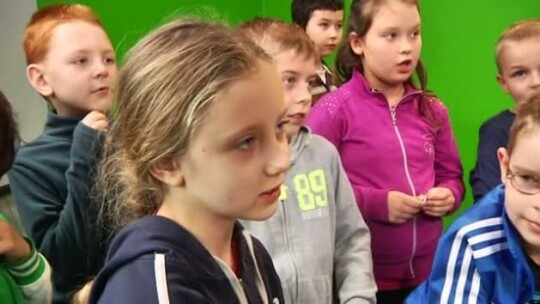 Dzieci w redakcji Telewizji Elbląskiej