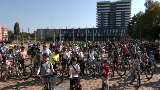 Dzień bez Samochodu elblążanie uczcili przejazdem rowerowym [VIDEO]