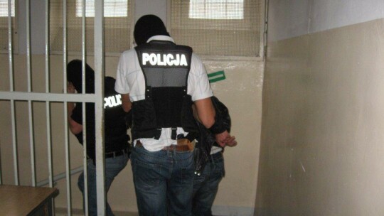 Elbląg: Policjanci zatrzymali dwóch mężczyzn podejrzanych o ugodzenie nożem elblążanina