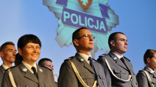 Elbląg: Służyć wiernie narodowi, strzec bezpieczeństwa państwa i obywateli. Komendant z Elbląga zaprasza do służby.