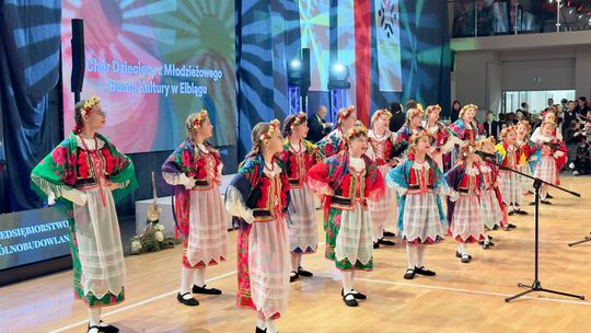 Elbląg zatańczył po polsku. Folklor wrócił na parkiet i poruszył publiczność [FOTO]