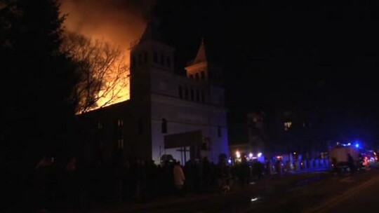 Groźny pożar zabytkowego kościoła w Braniewie