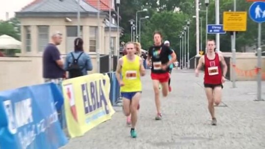 Kenijczyk bezkonkurencyjny w Biegu Piekarczyka