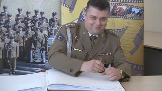 Kpt. Maciej Skrzypczak żegna się z Elbląską Orkiestrą Wojskową