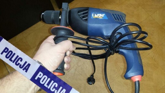 Kradli wiertarki i klucze nasadowe – policjanci zatrzymali 3 mężczyzn