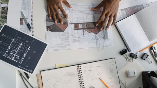 Materiały premium w projektach wnętrz - jak wybierać je dla całej przestrzeni?