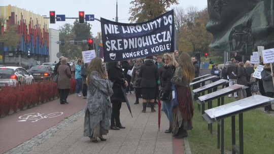 Nie składają parasolek 