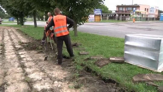 Nowy chodnik na Odrodzenia 