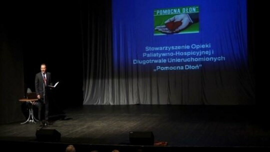 Pomocna dłoń dla seniorów 