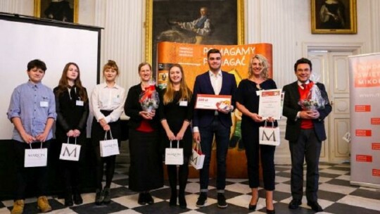 Prezent od Fundacji św. Mikołaja dla I LO