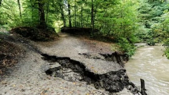 Szlak czerwony zamknięty. Na odbudowę poczekamy