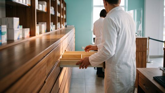 Technik farmaceutyczny w Elblągu: mediana 5 800 zł netto na Warmii i Mazurach