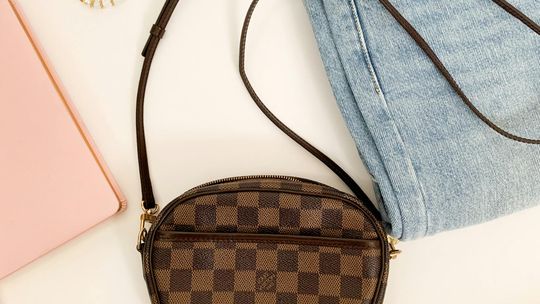 Torebki skórzane kuferki – jak dobrać model, który zostanie z Tobą na lata