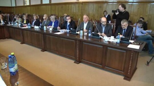 Uchwała zobowiązująca prezydenta i parlamentarzystów