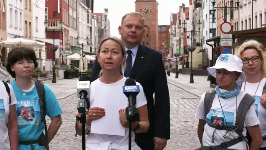 Uczestniczki marszu Onkorejs w Elblągu