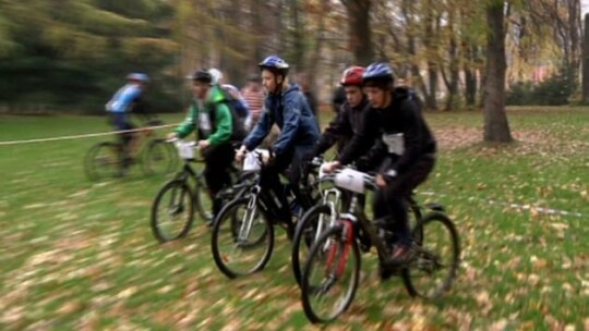 Wystarczą dobre chęci, rower i kask