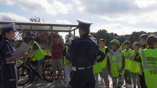 Z bezpieczeństwem na drodze są za pan brat! [VIDEO]