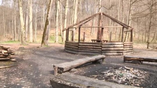 Zatrzymali wandali, którzy spalili wiatę