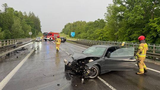 Zderzenie na S22. Droga zablokowana w obu kierunkach