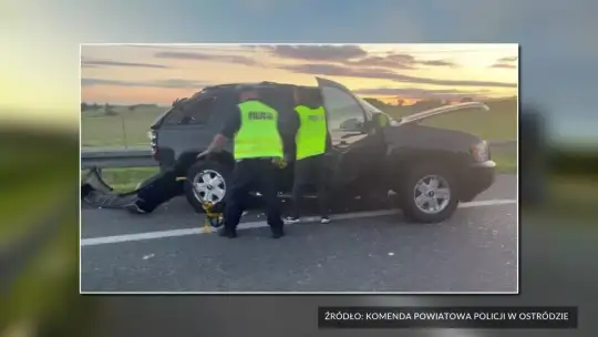 Zderzenie na S7: Autobus uderza w samochód, dwie osoby poszkodowane