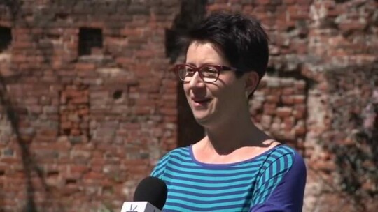 Zjedz śniadanie na trawie