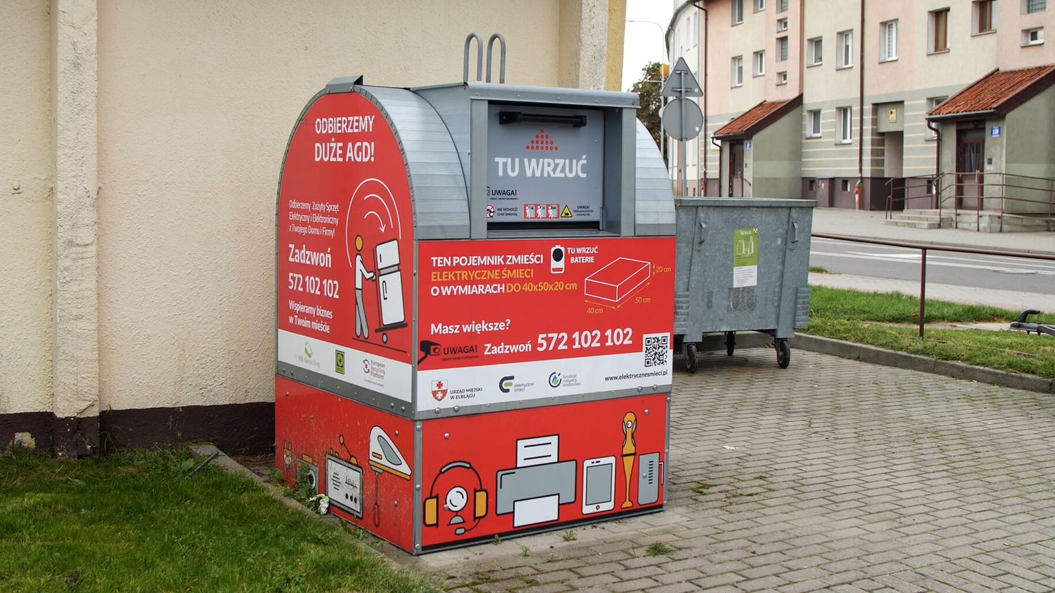 Czerwone pojemniki znów w akcji. Elbląg przedłuża istotną umowę
