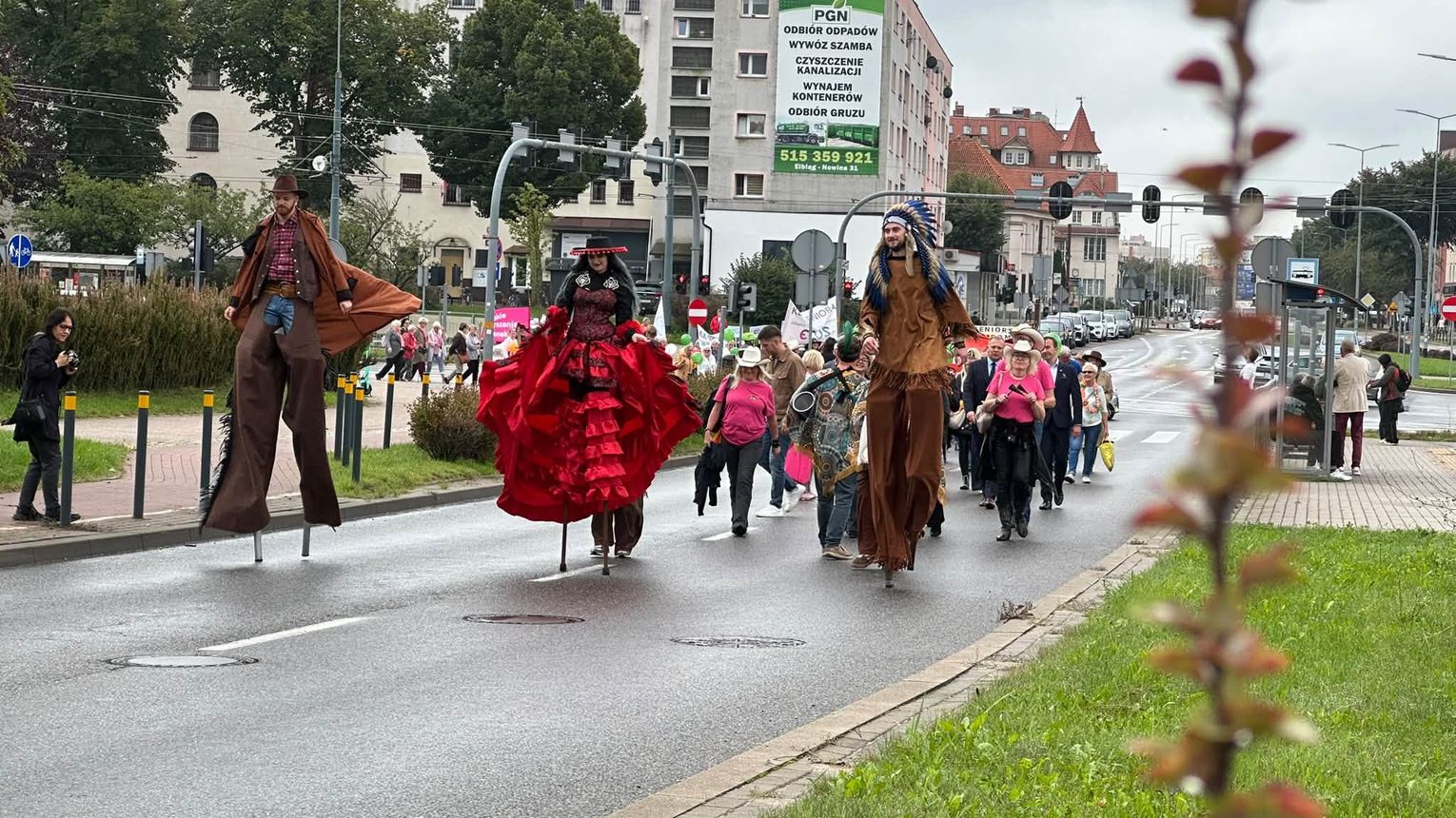 Elbląg należy do seniorów. Za nami kolorowy przemarsz [WIDEO]