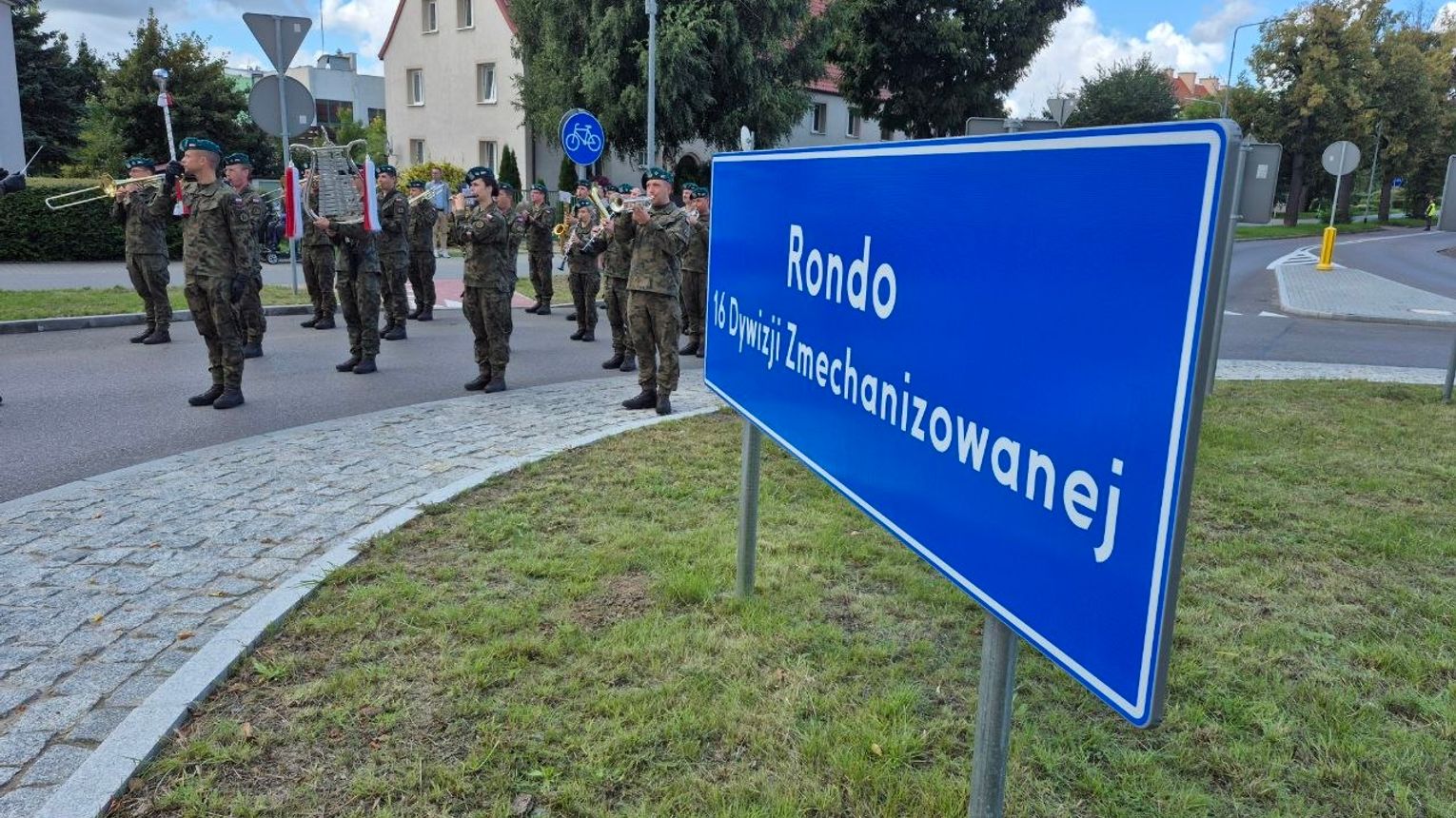 Elbląg oddaje hołd wojsku. Od dziś to Rondo 16 Dywizji Zmechanizowanej