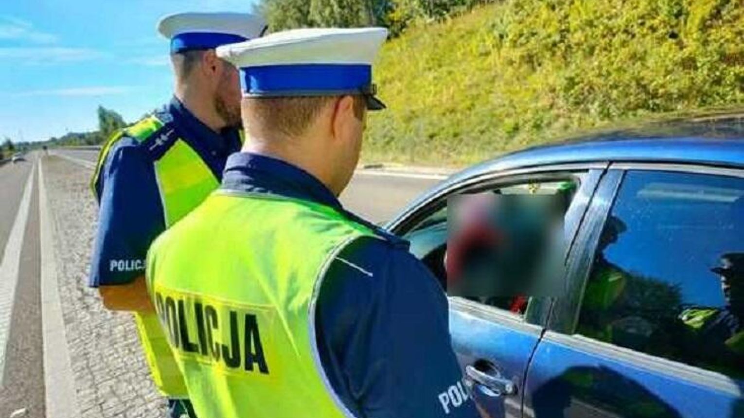 Motocykliści zatrzymali pijanego kierowcę