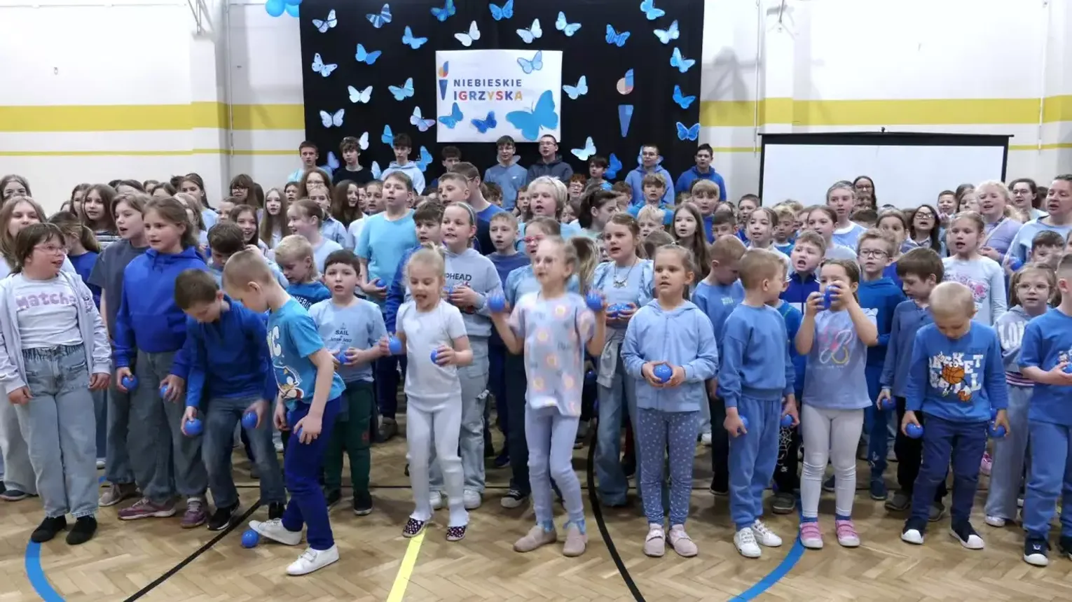 Sport bez barier w SP nr 25. Niebieskie Igrzyska połączyły uczniów