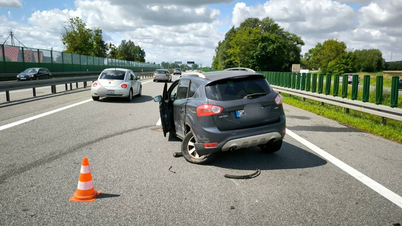 Utrudnienia na S7 w kierunku Gdańska. Zderzenie dwóch aut