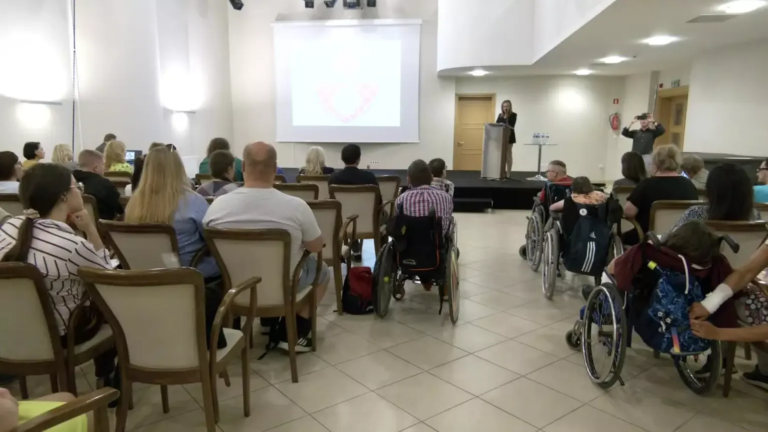 Dlaczego Ludzie Zdrowi Często Unikają Kontaktu Z Osobami Niepełnosprawnymi Z osobami niepełnosprawnymi, o niepełnosprawności