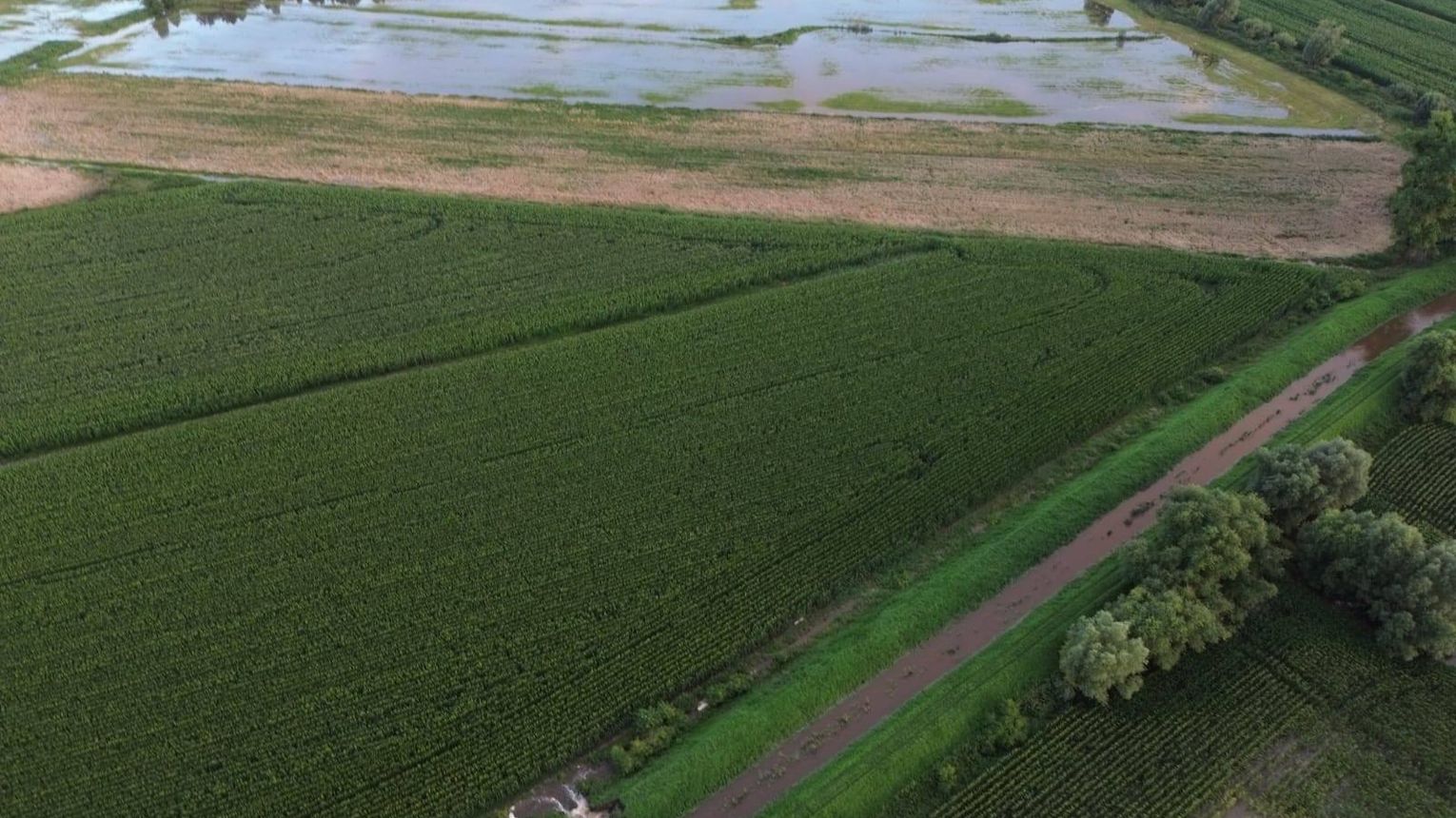 Zakaz poruszania się po wałach przeciwpowodziowych w regionie