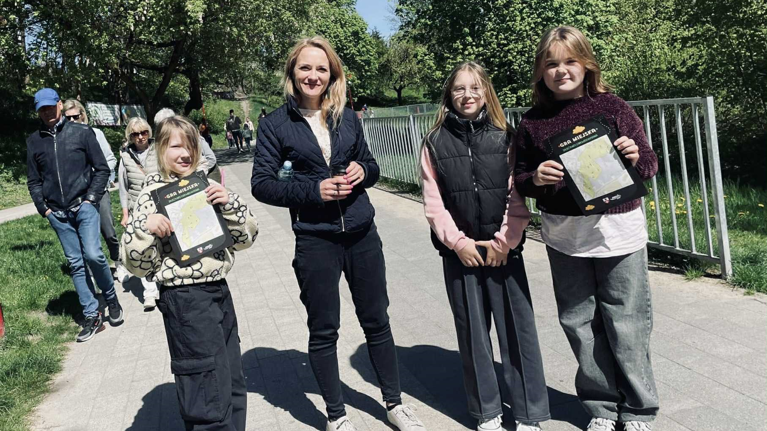 Zumba na świeżym powietrzu, zawody na rolkach i gra miejska