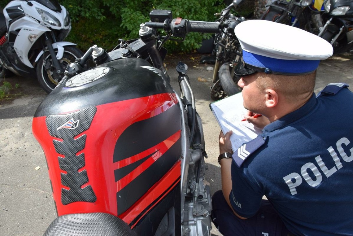 Elbląg: Jechał ścigaczem bez tablicy i licznika. Na koniec okazało się ze to... "wueska"