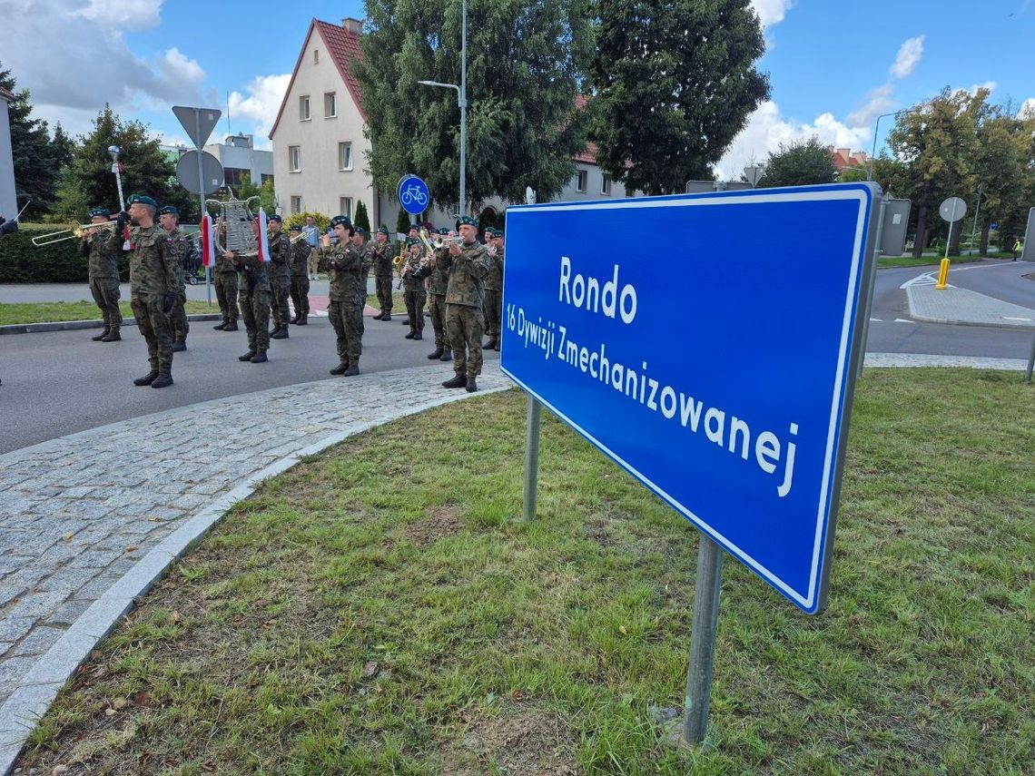 Elbląg oddaje hołd wojsku. Od dziś to Rondo 16 Dywizji Zmechanizowanej Elbląg oddaje hołd wojsku. Od dziś to Rondo 16 Dywizji Zmechanizowanej