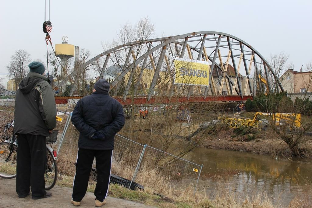  Konstrukcja mostu już nad Pasłęką