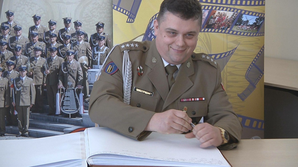 Kpt. Maciej Skrzypczak żegna się z Elbląską Orkiestrą Wojskową