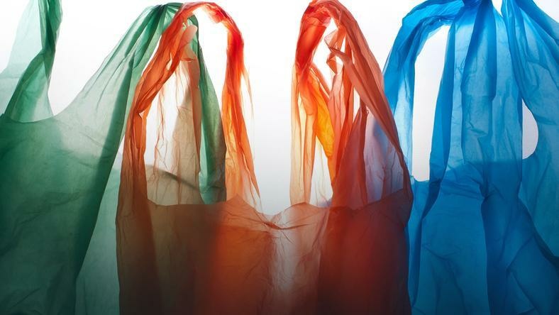 Od nowego roku torby foliowe w sklepach w Elblągu przestaną być bezpłatne