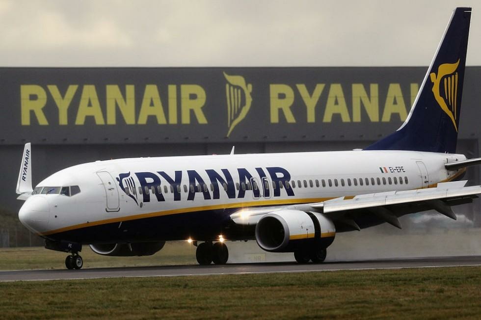 Ryanair kasuje loty do marca 2018 (co z przylotami na święta)