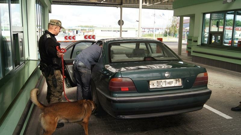 Straż Graniczna zatrzymała ponad 120 tysięcy nielegalnych papierosów