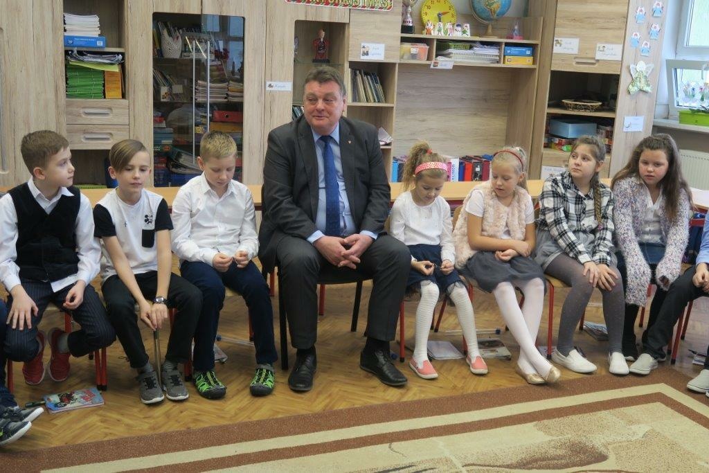 Z wizytą w IIIb - prezydent odwiedził SP19 w Elblągu